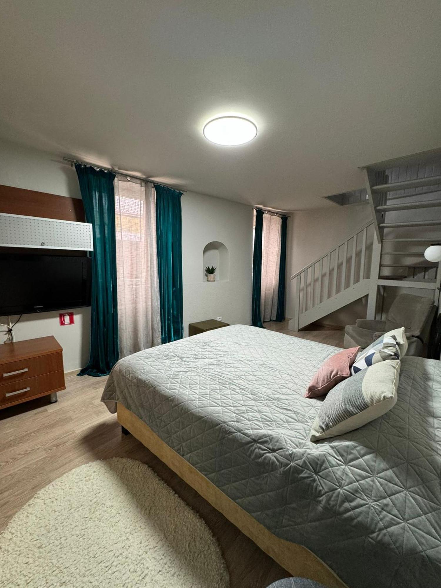 Central Stay Brassó Kültér fotó